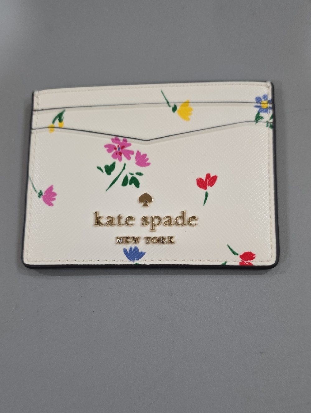 NWOT-Kate Spade White Floral Card Case with Gold Logo